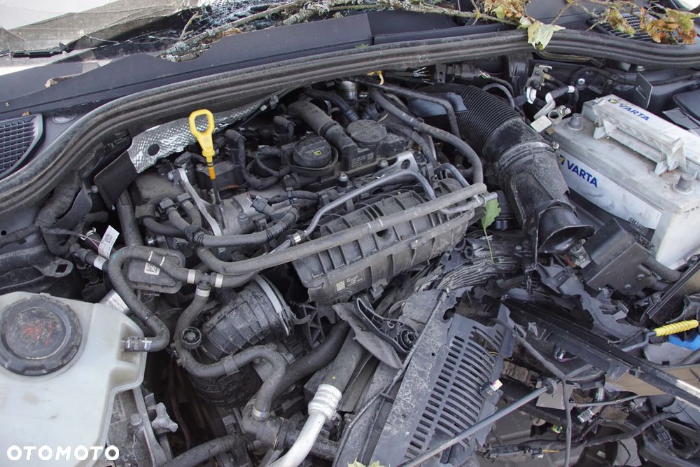 Auto na części - Volkswagen Golf VIII R-Line 1.5 eTSI 150 KM DYFA UUF LA7C 2021R Silnik Skrzynia Drzwi Błotnik Zdezak Klapa Lampa Lusterko Klamka Szyba Deska Kokpit Sterownik Moduł Czujnik Licznik Wyświetlacz Panel Kierownica - 18