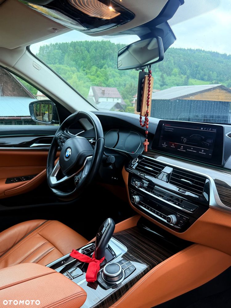 BMW Seria 5 520d Luxury Line sport - 11