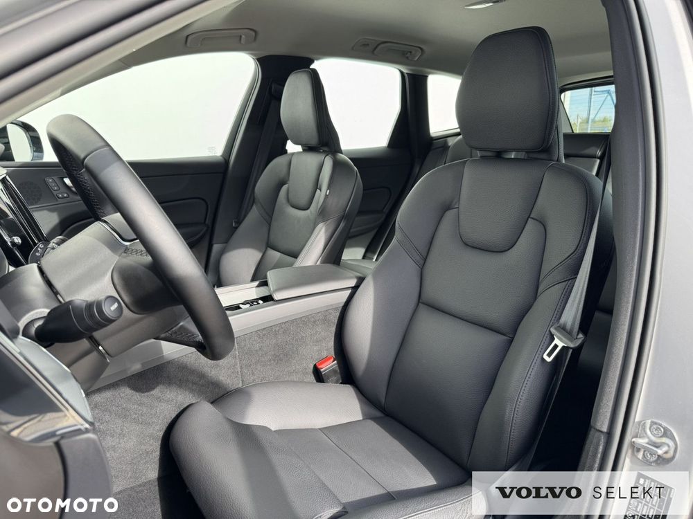 Volvo XC 60 B5 B AWD Plus Dark - 8