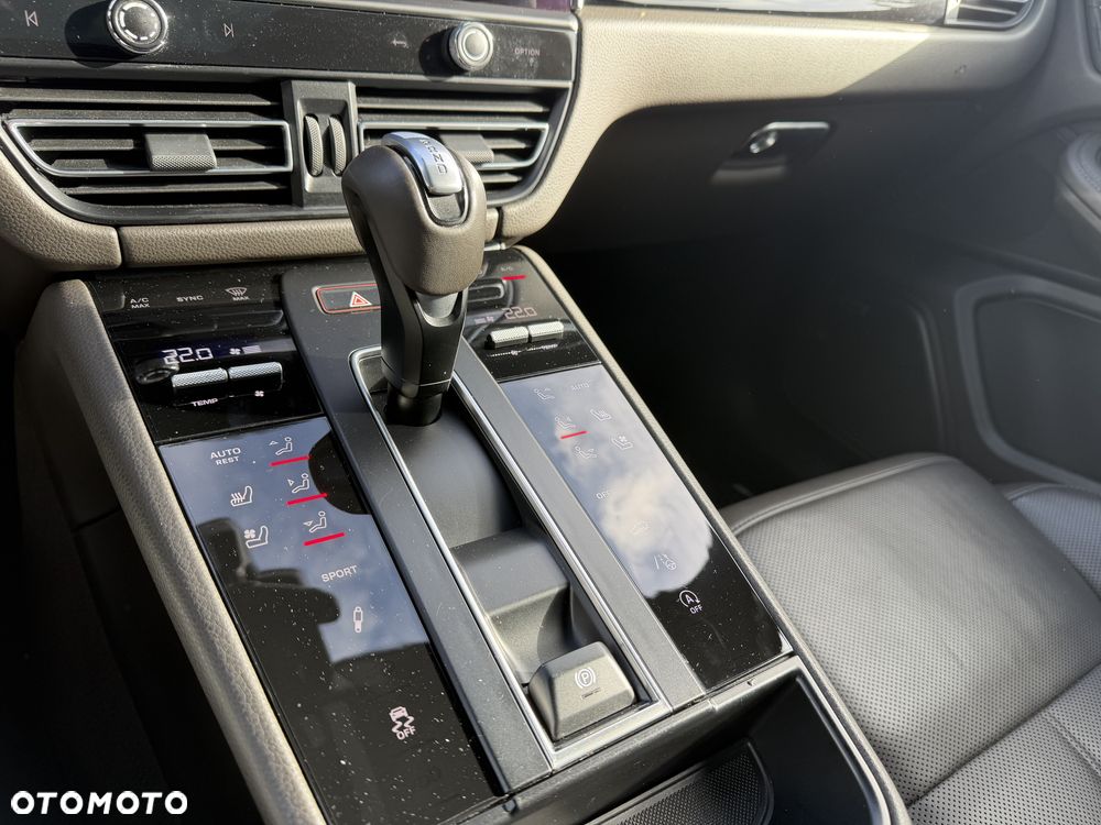 Porsche Macan - 12