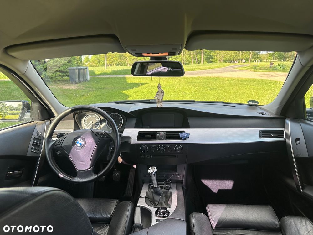 BMW Seria 5 525i - 14