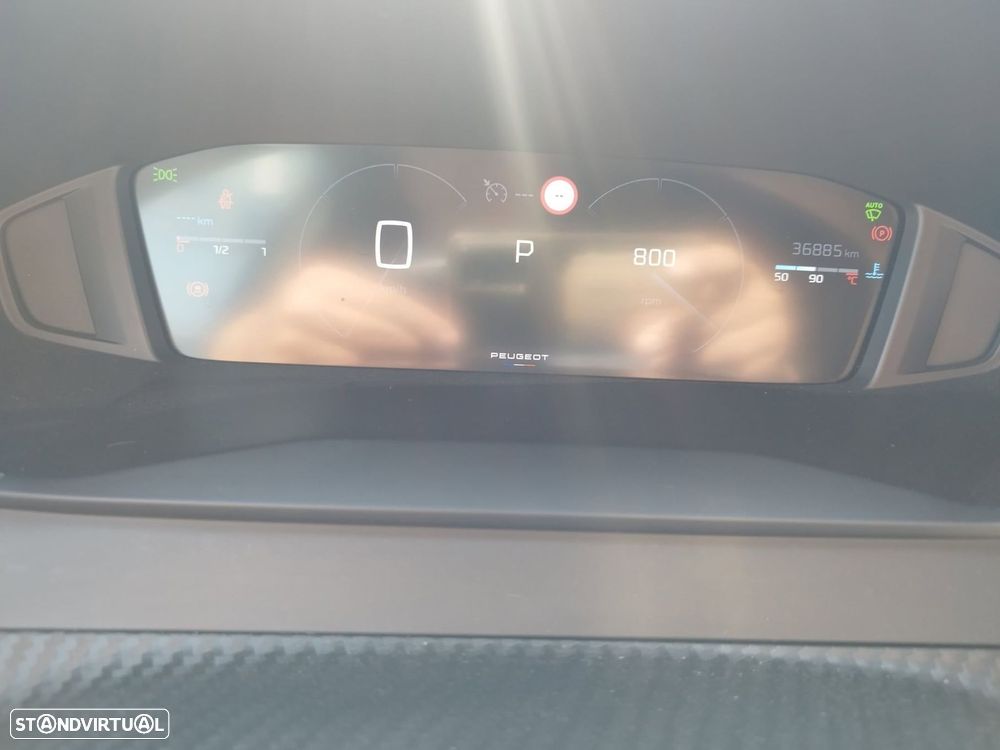 Peugeot 2008 1.2 PureTech Allure EAT8 - 7