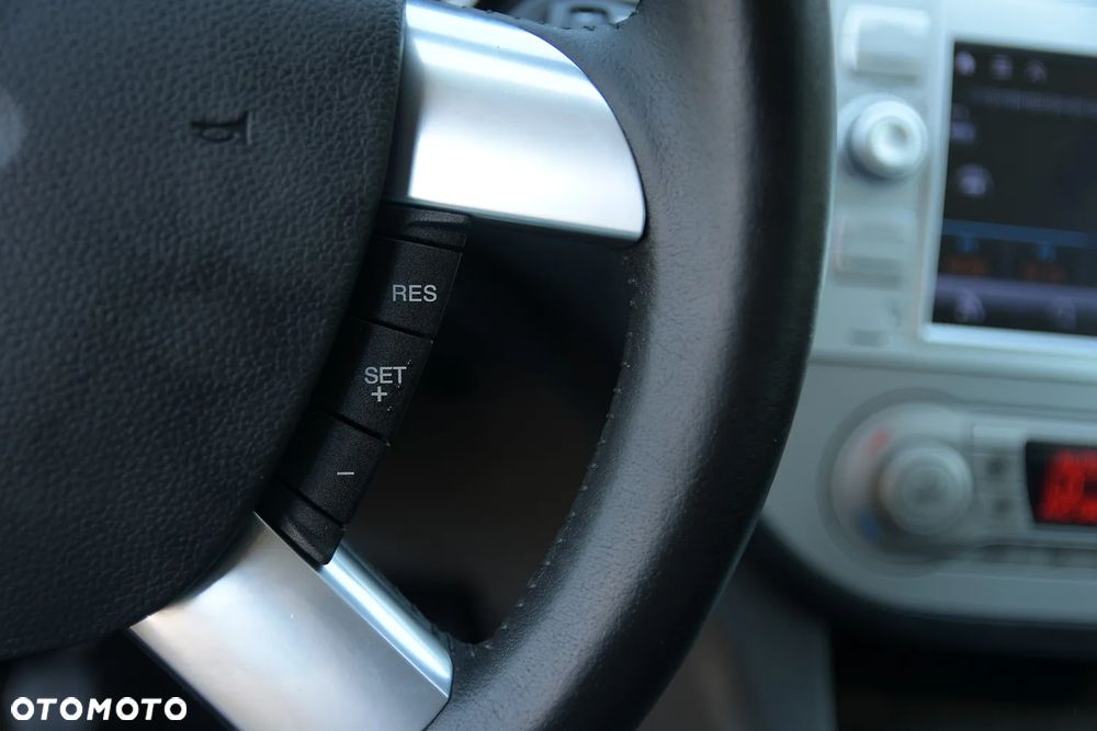 Ford Kuga 2.0 TDCi 4x4 Titanium - 34