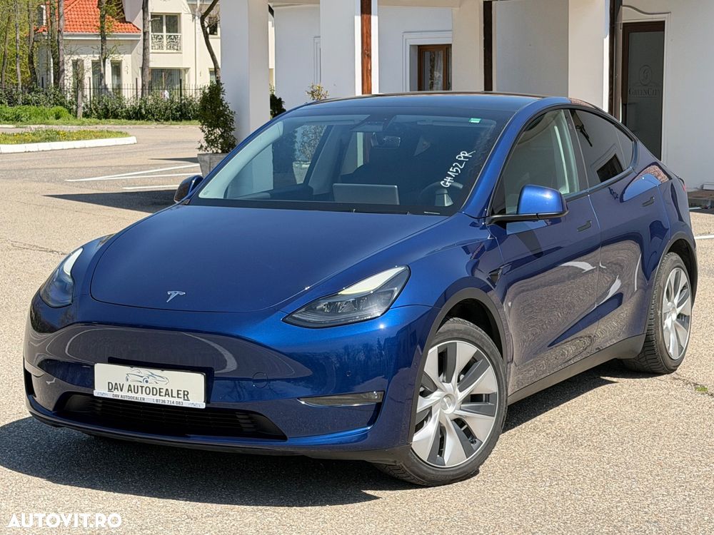 Tesla Model Y - 3