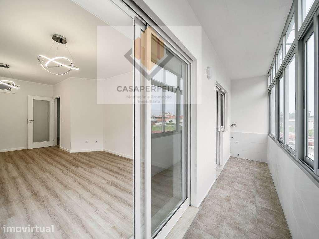 Apartamento T2+1 Totalmente Renovado com Varanda, Jardim e Box - Va... - Grande imagem: 2/38