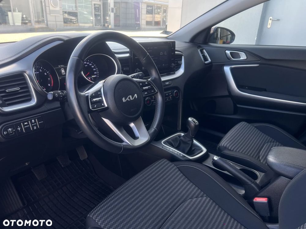 Kia Ceed 1.5 T-GDI M - 10