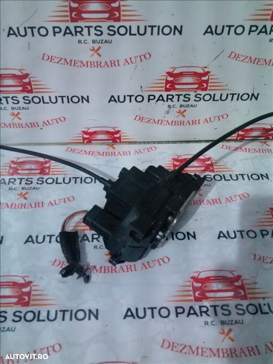 broasca usa stanga spate renault clio 3 an fabr. 2009 - 1