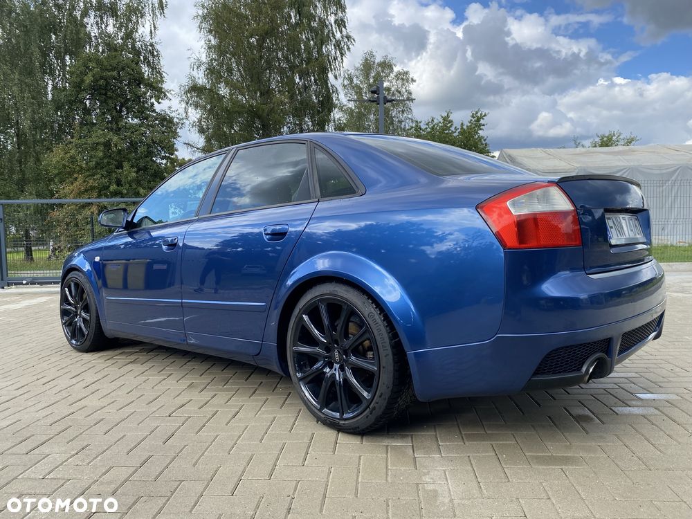Audi A4 Limousine - 5