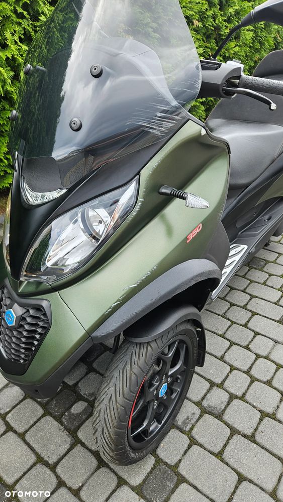 Piaggio MP-3 - 11