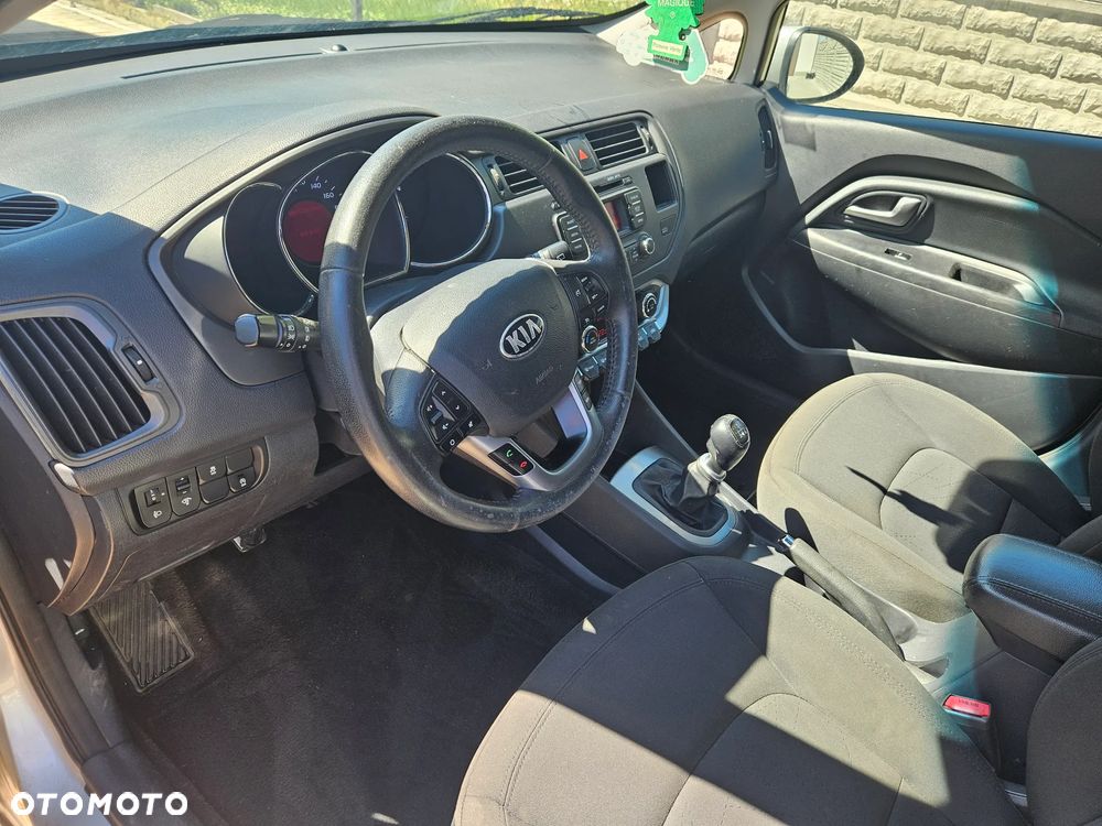 Kia Rio 1.1 CRDI Dream Team Edition - 24