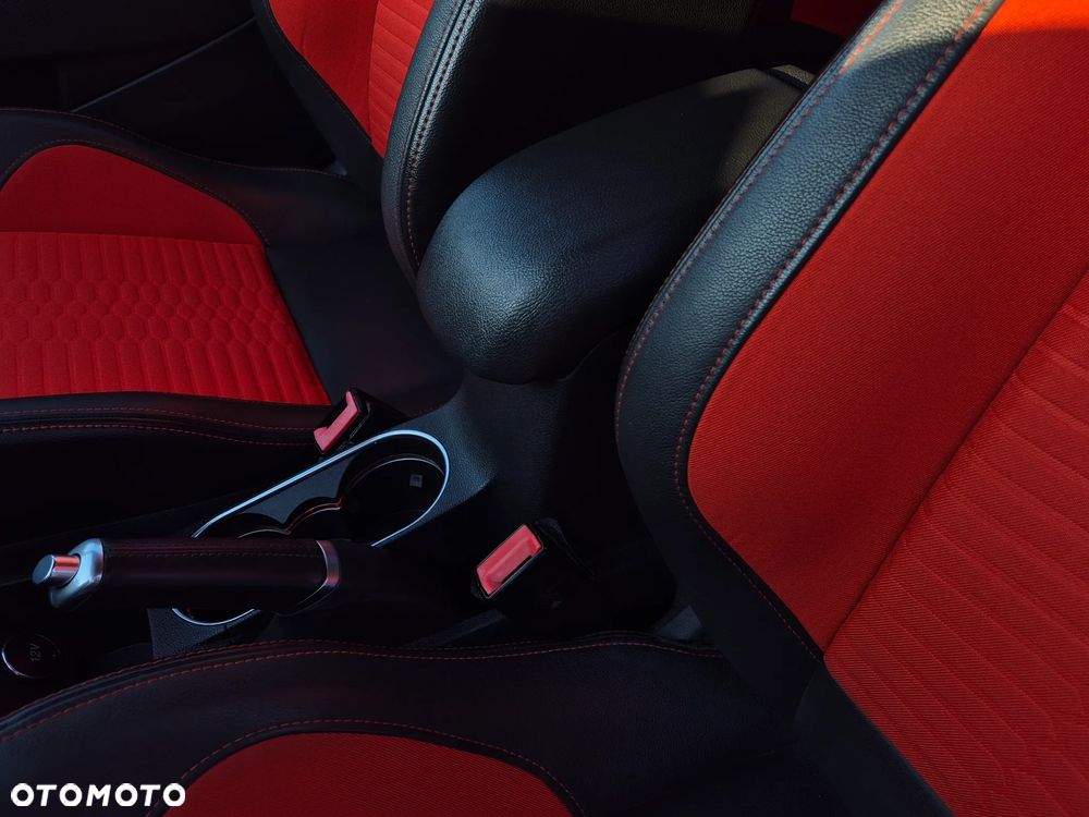 Ford Fiesta 1.6 EcoBoost mit Leder-Sport-Paket ST - 18