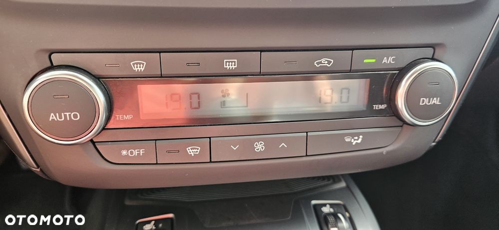 Toyota Avensis 2.0 D-4D Selection - 27