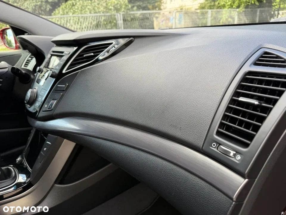 Hyundai i40 i40cw 2.0 Premium - 32