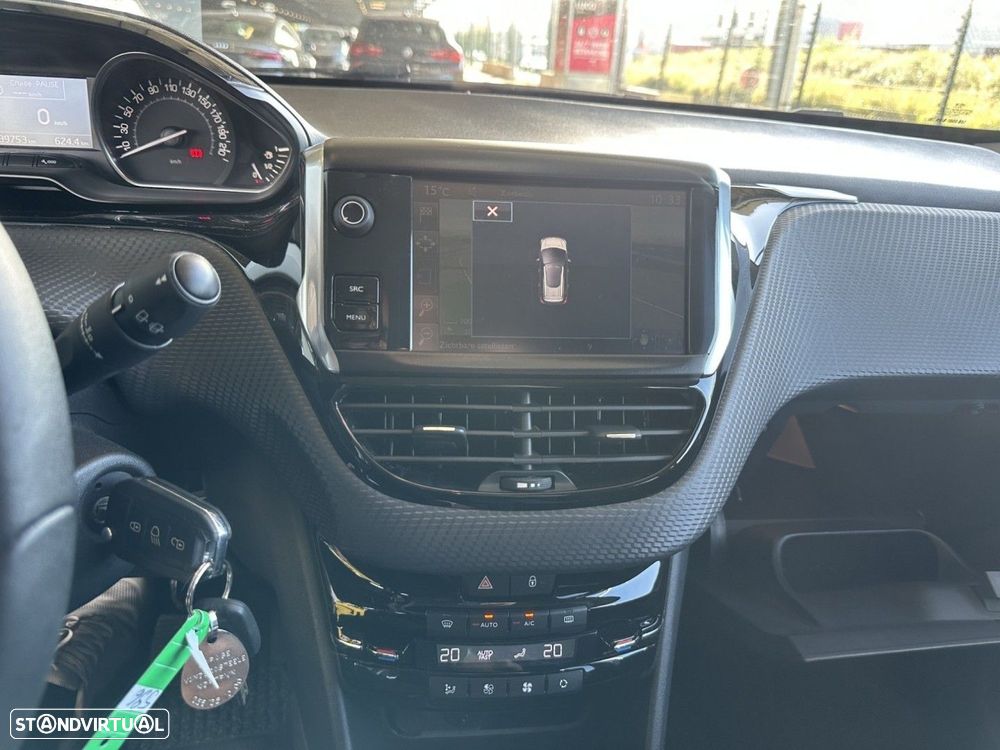 Peugeot 2008 1.2 PureTech Style - 6