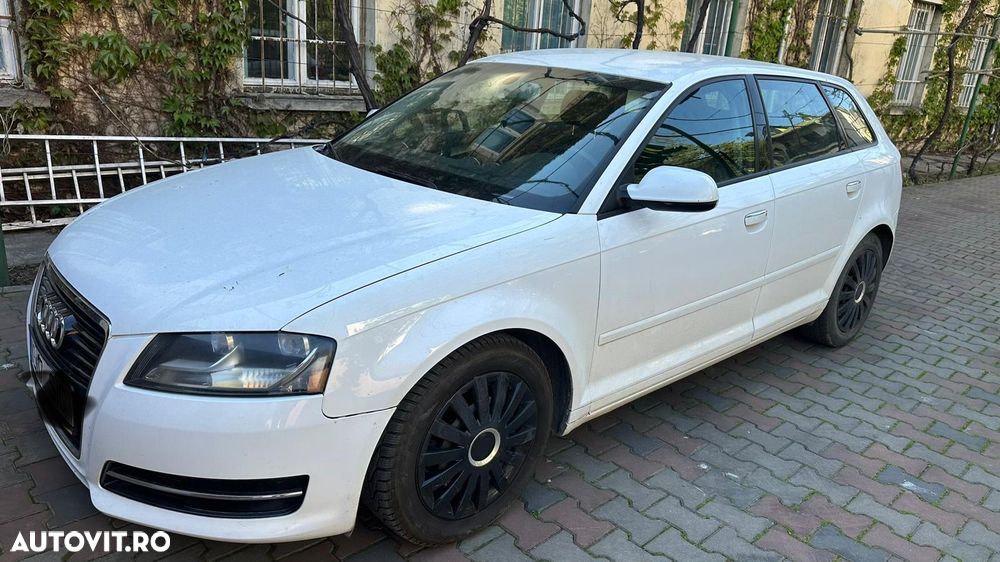 Audi A3 Sportback 1.6 TDI DPF Ambiente - 6