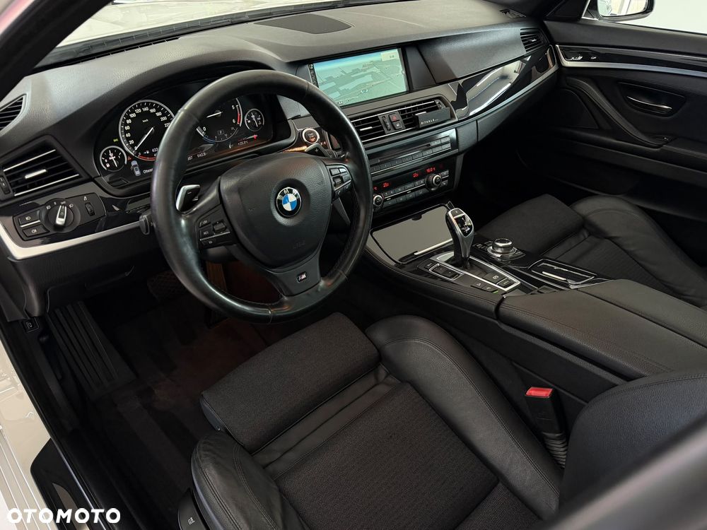 BMW Seria 5 525d xDrive - 9