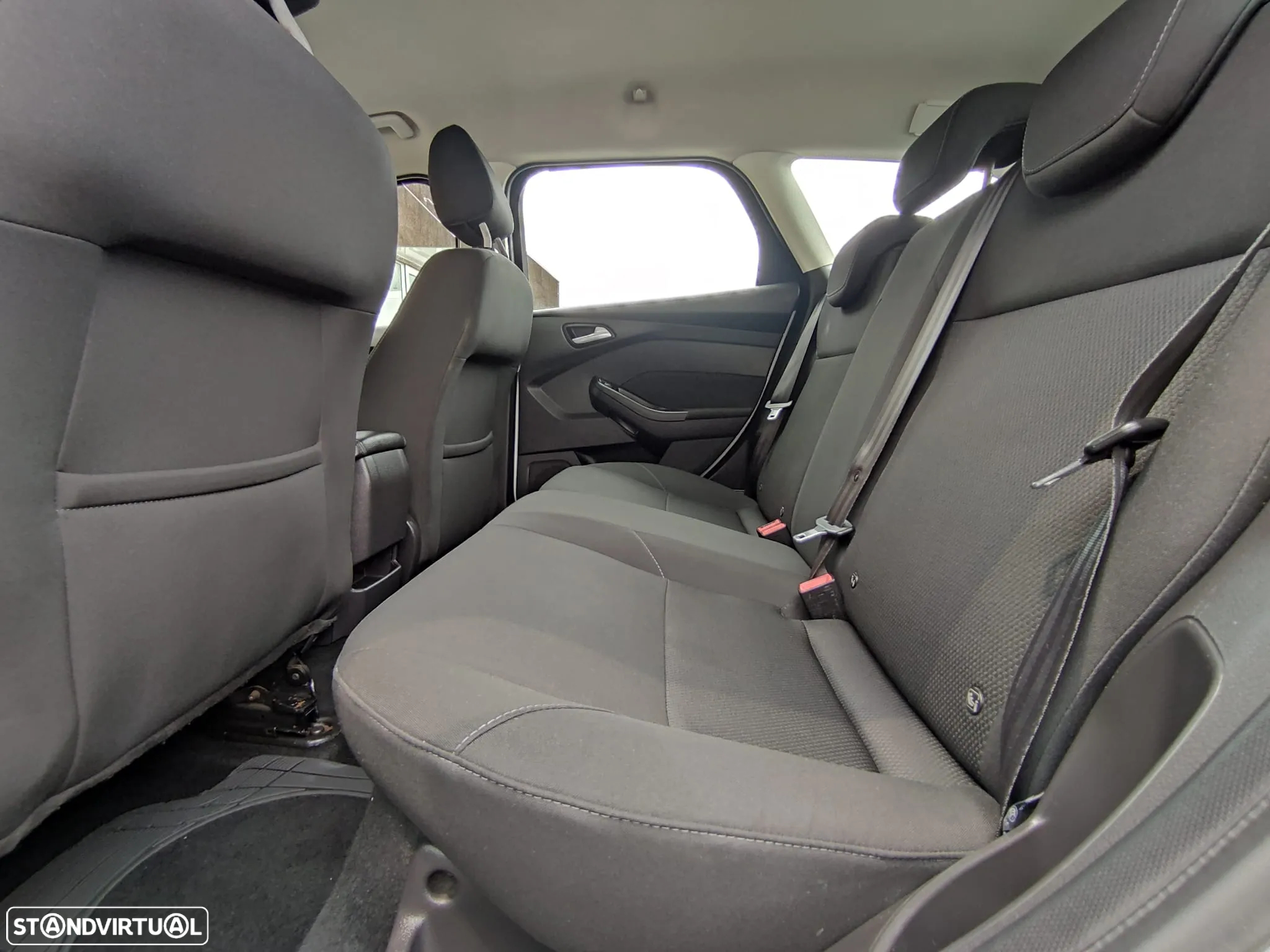 Ford Focus SW 1.0 SCTi Titanium Best - 26
