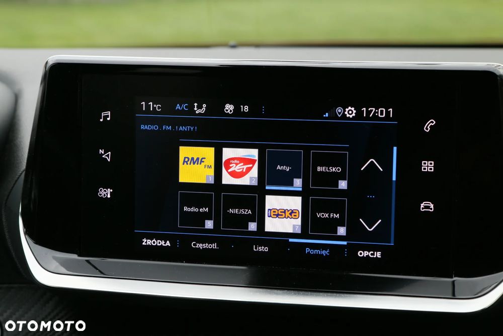 Peugeot 2008 1.2 PureTech Allure S&S - 16