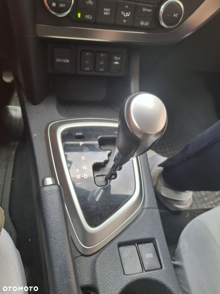 Toyota Auris 2014 photo 3