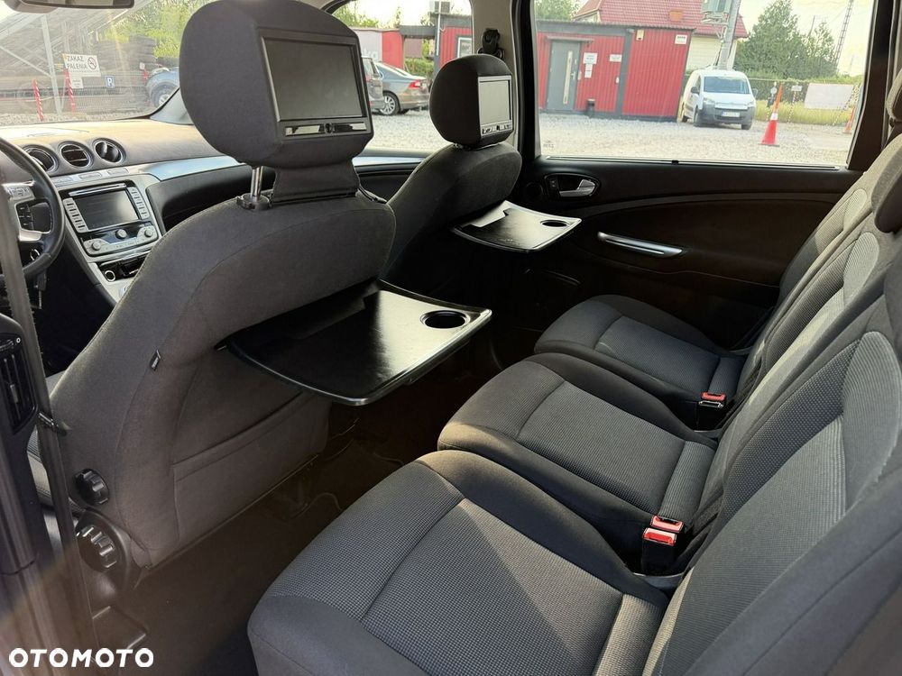 Ford Galaxy - 13