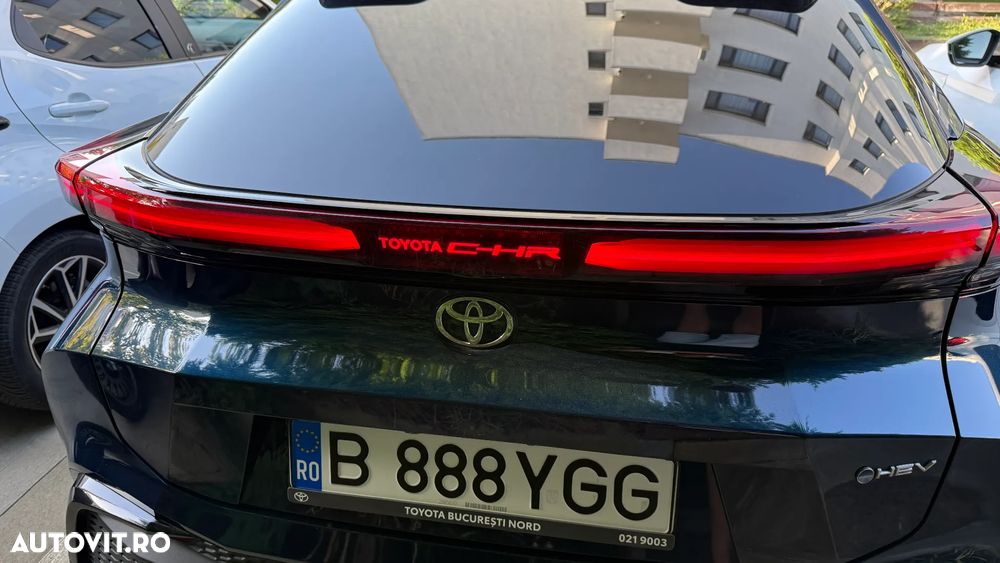 TOYOTA C-HR 2025 — imagine 8