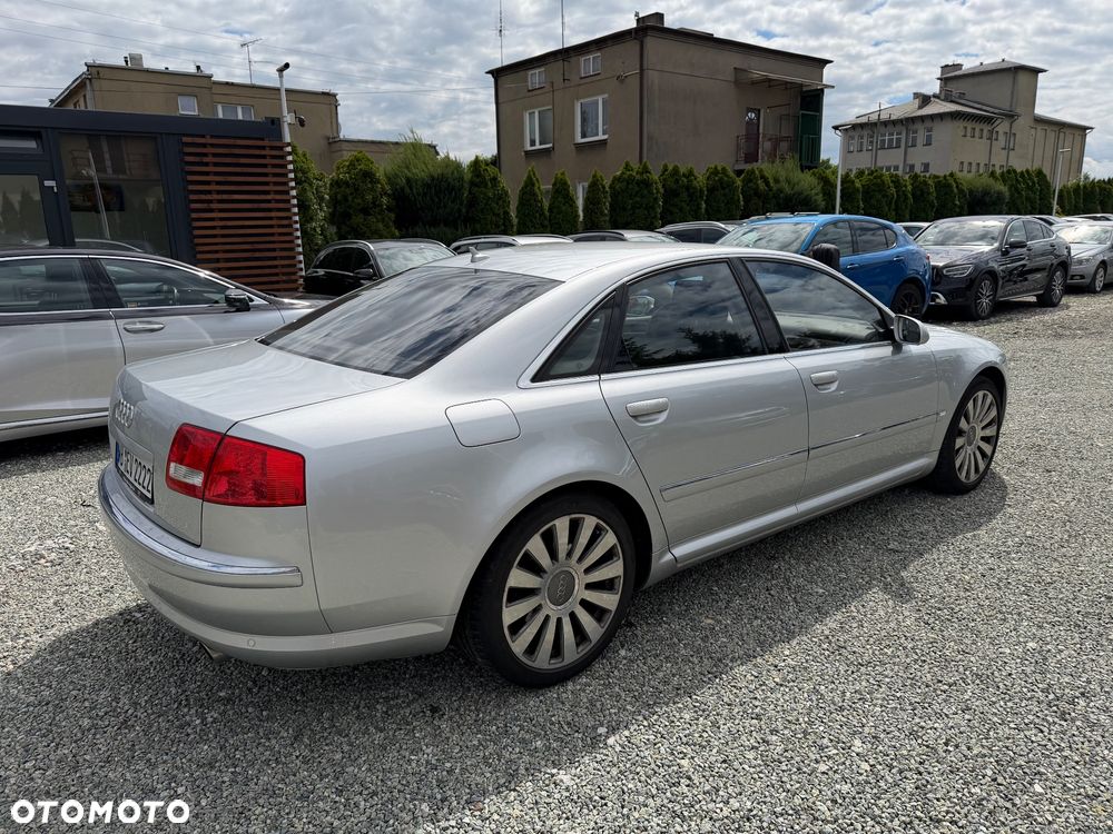 Audi A8 4.2 Quattro - 21