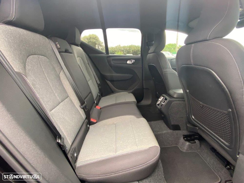 Volvo XC 40 2.0 B3 Black Edition - 13
