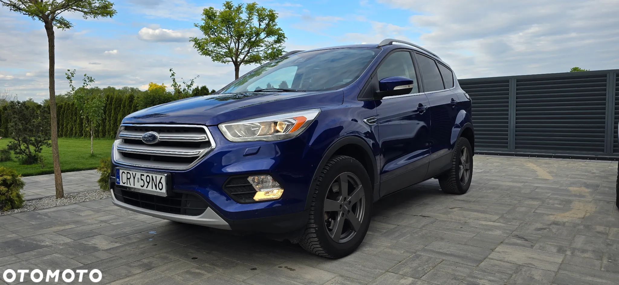 Ford Kuga - 1