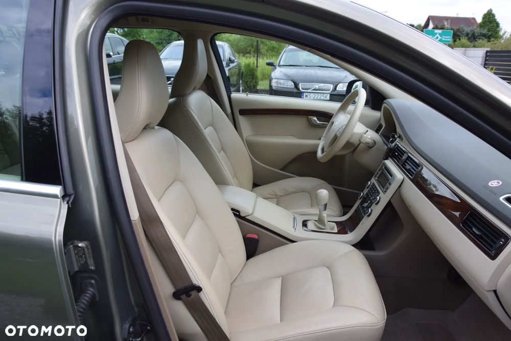 Volvo V70 - 26