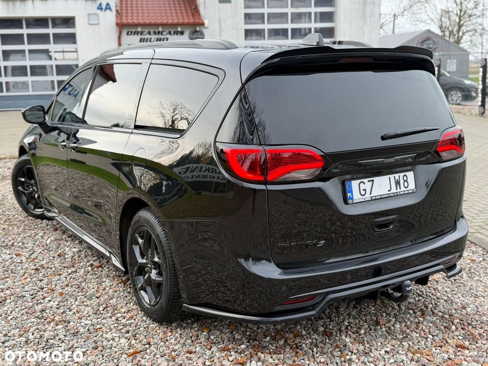 Chrysler Pacifica - 9