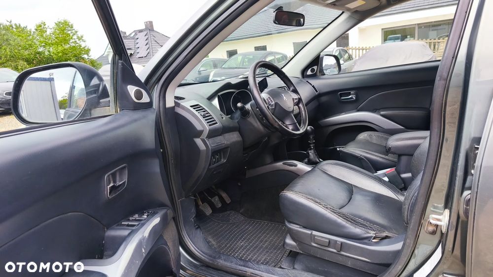 Peugeot 4007 - 15