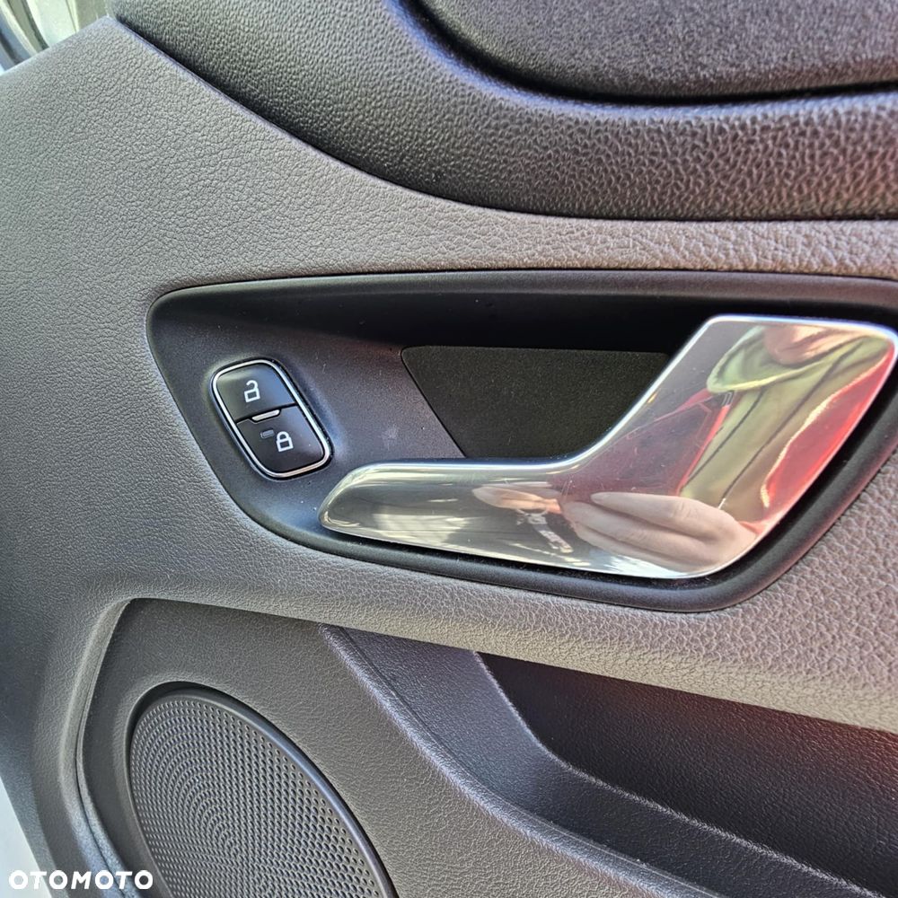 Ford Transit Custom 300 L2H1 Limited (bryg.) - 2