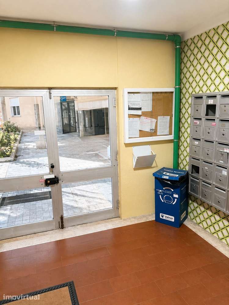 Aluga-se T2 na Rua Cidade de 
Partheney, Abrantes - Grande imagem: 3/14