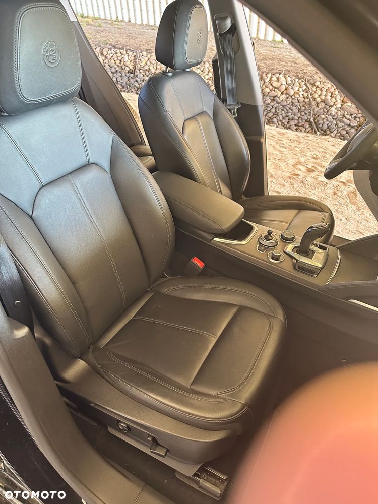 Alfa Romeo Stelvio - 20
