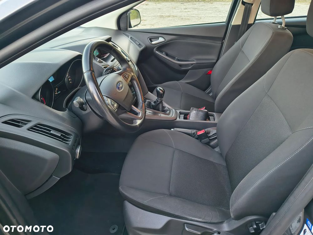 Ford Focus 1.6 Trend - 18