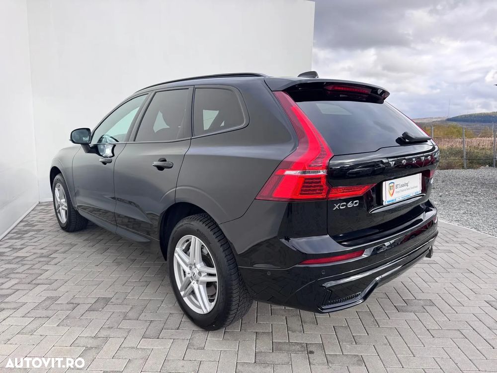 Volvo XC 60 B5 MHEV AT8 AWD Momentum Pro - 4