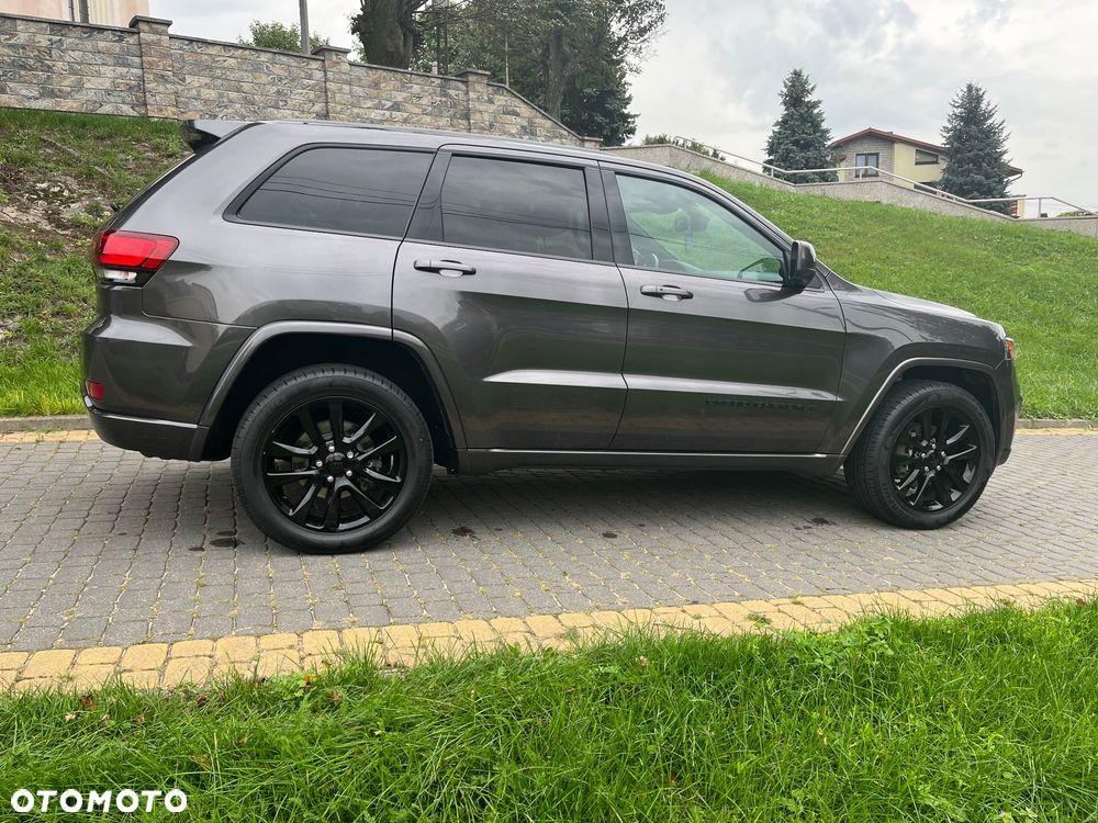 Jeep Grand Cherokee - 8