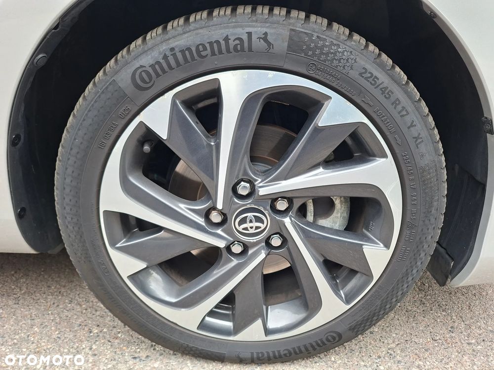 Toyota Auris 1.8 HSD Sol - 17
