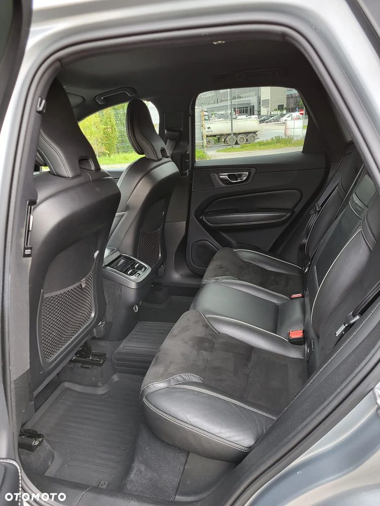 Volvo XC 60 D4 AWD R-Design - 11