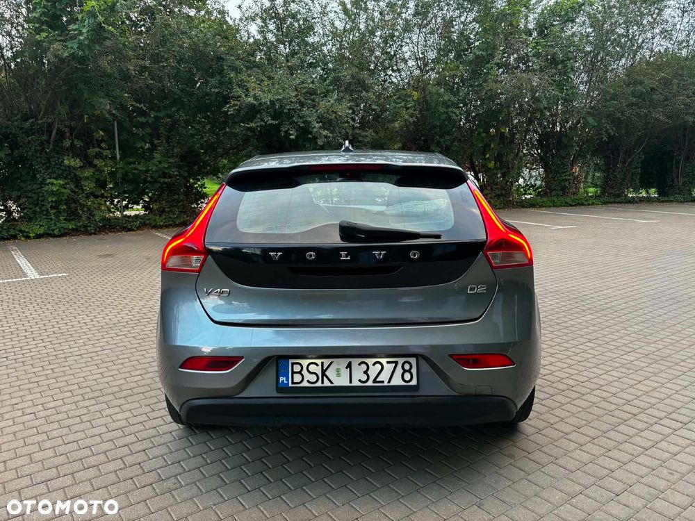 Volvo V40 D2 Momentum - 4