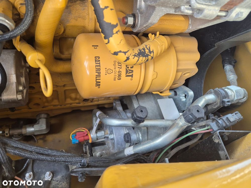 Caterpillar 908M CAT 906 JAK NOWA 1600h rok 2020 - 33