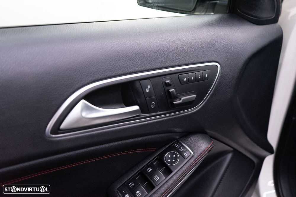 Mercedes-Benz GLA 220 d AMG Line - 18