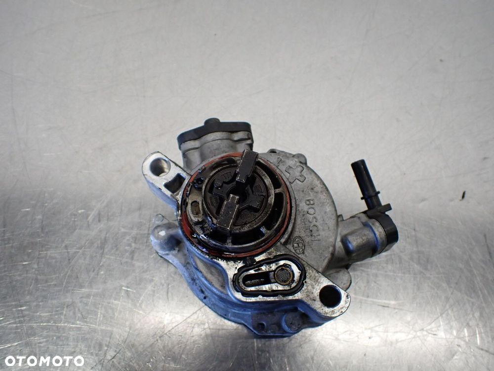 VACUM POMPA PEUGEOT 301  9804021880 - 3