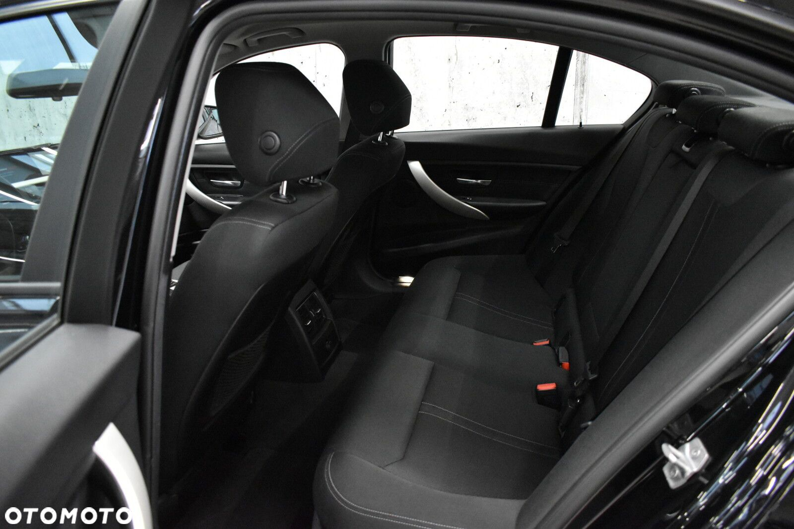 BMW Seria 3 318i Advantage - 18