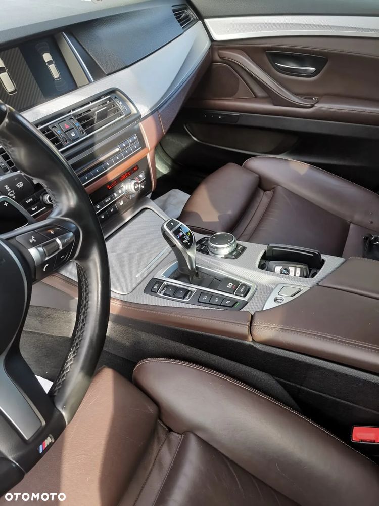 BMW Seria 5 M550d xDrive - 9
