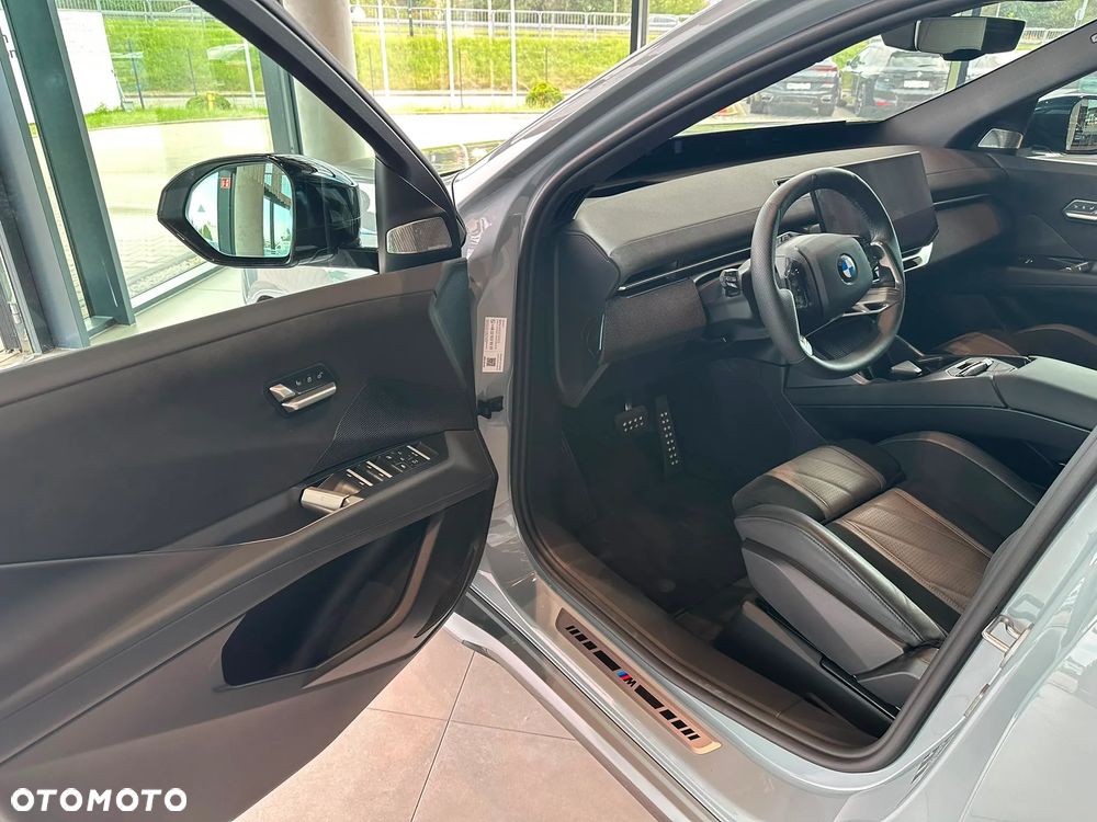 BMW iX3 - 11