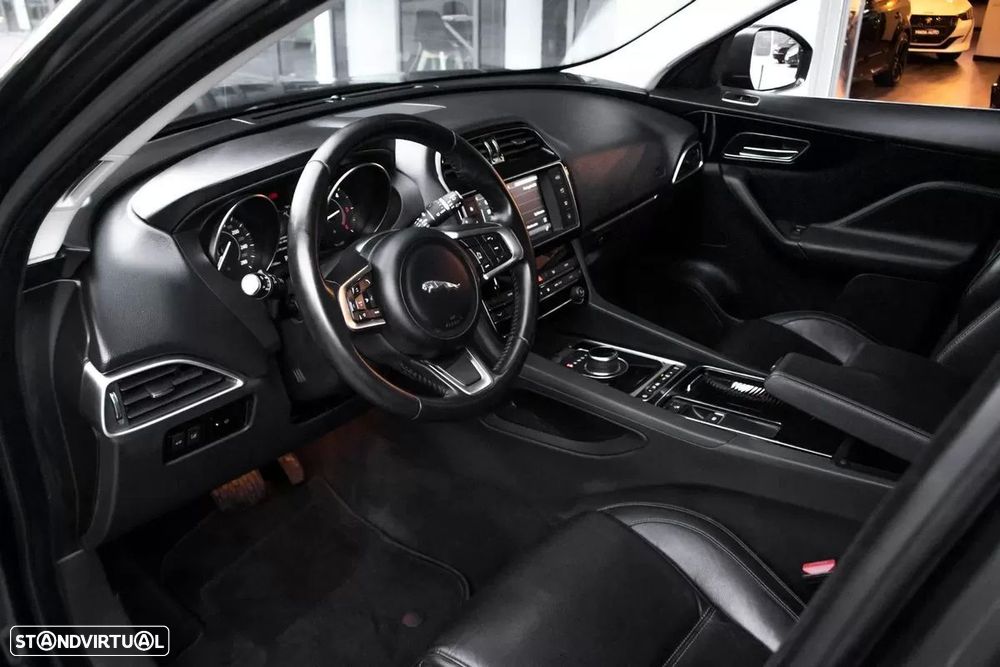 Jaguar F-Pace - 27