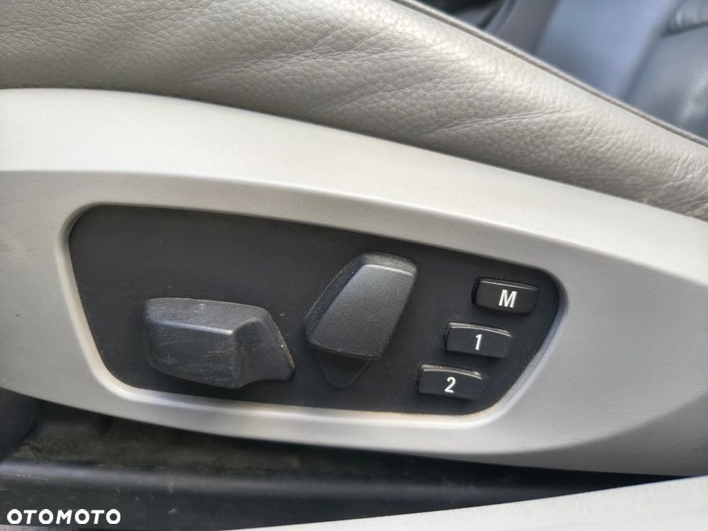 BMW Seria 3 - 34