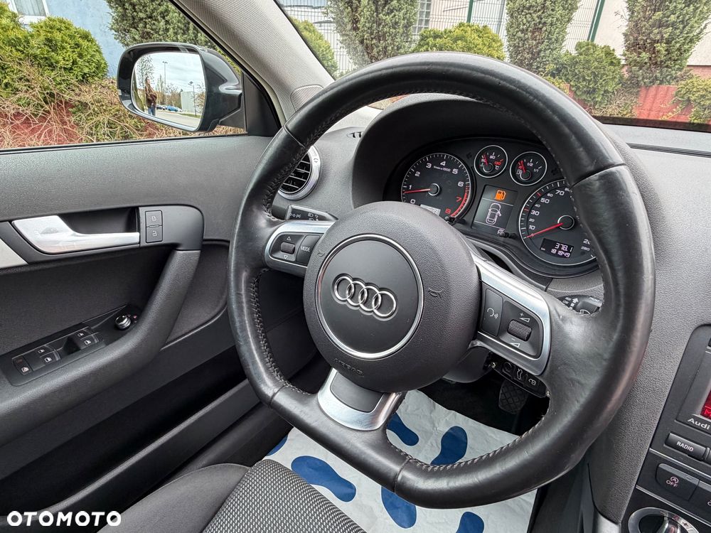 Audi A3 Sportback 1.4 TFSI S line Sportpaket - 29