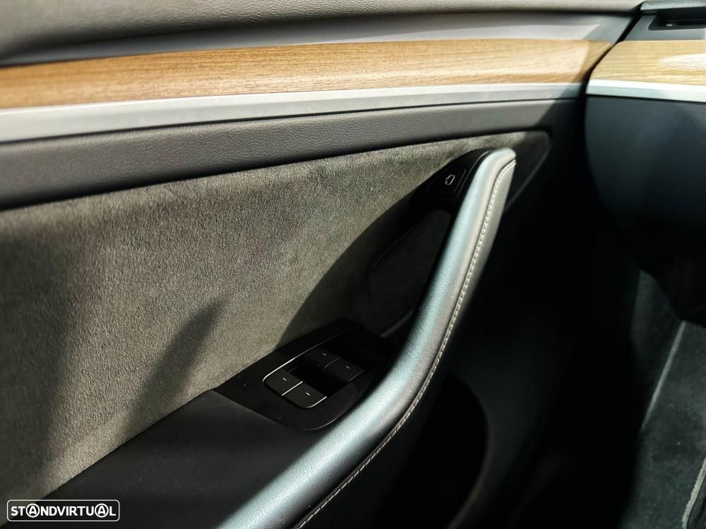 Tesla Model Y Performance Dual Motor AWD - 54